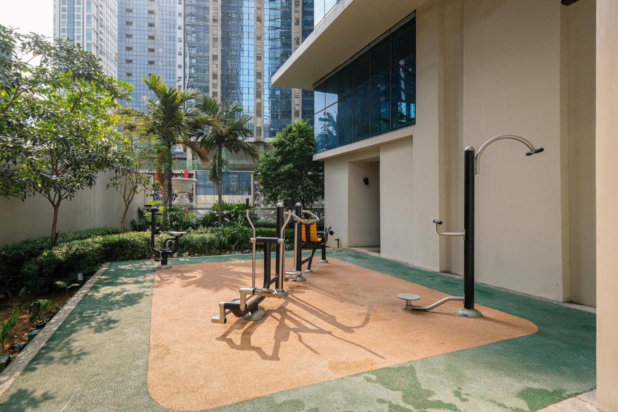 Bgc 2Br Uptown Parksuites With Balcony And Bathtub 마닐라 외부 사진